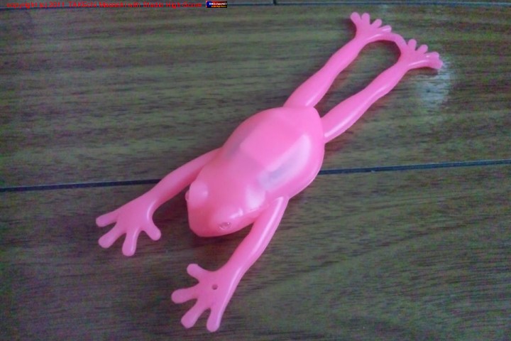 ξ�ܤ��򿧡�ƹ�Τ��֤�LED���ϥ�ɥ�˴����դ������롣