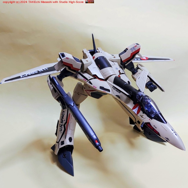 ���̤���ѷ��ɤ�����˥ե����������֤�����夤�Ƥ��� VF-19�򥤥��롣��äѤ��ѷ��ॺ!! ���դ��Ƥ��ʤ��ä��ȴ���ɤ��ư���ƥݡ����󥰡��������������ä��礤��!!